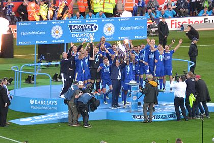 LCFC_lift_the_Premier_League_Trophy_26943755296_cropped